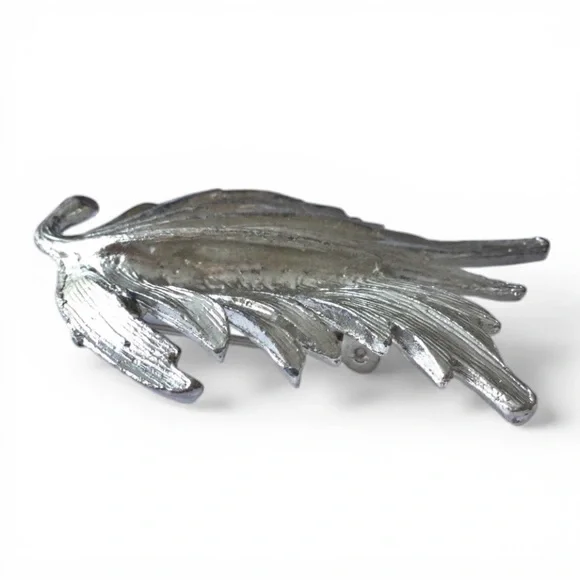 Vintage Mid‑Century Silver‑Tone Leaf Brooch – Sculptural & Weighted - Picture 8 of 13